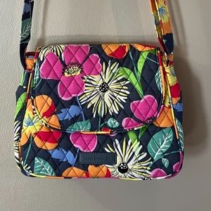 Vera Bradley Medium Flap crossbody in jazzy blooms